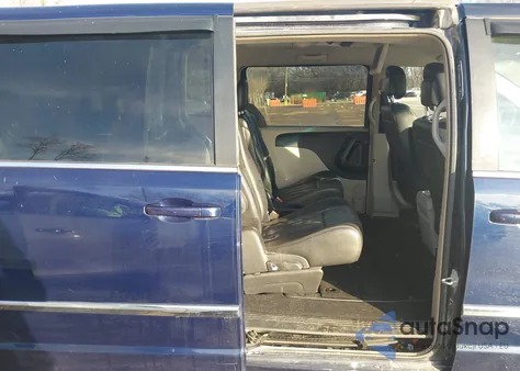 2015 Chrysler Town & Country Touring z USA, uszkodzony, nr VIN 2C4RC1BGXFR601753